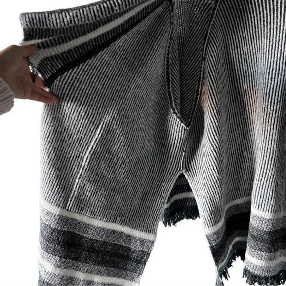 Anthropologie Oversized Fringe Western Sweater Cardigan Kimono - Picture 4 of 10